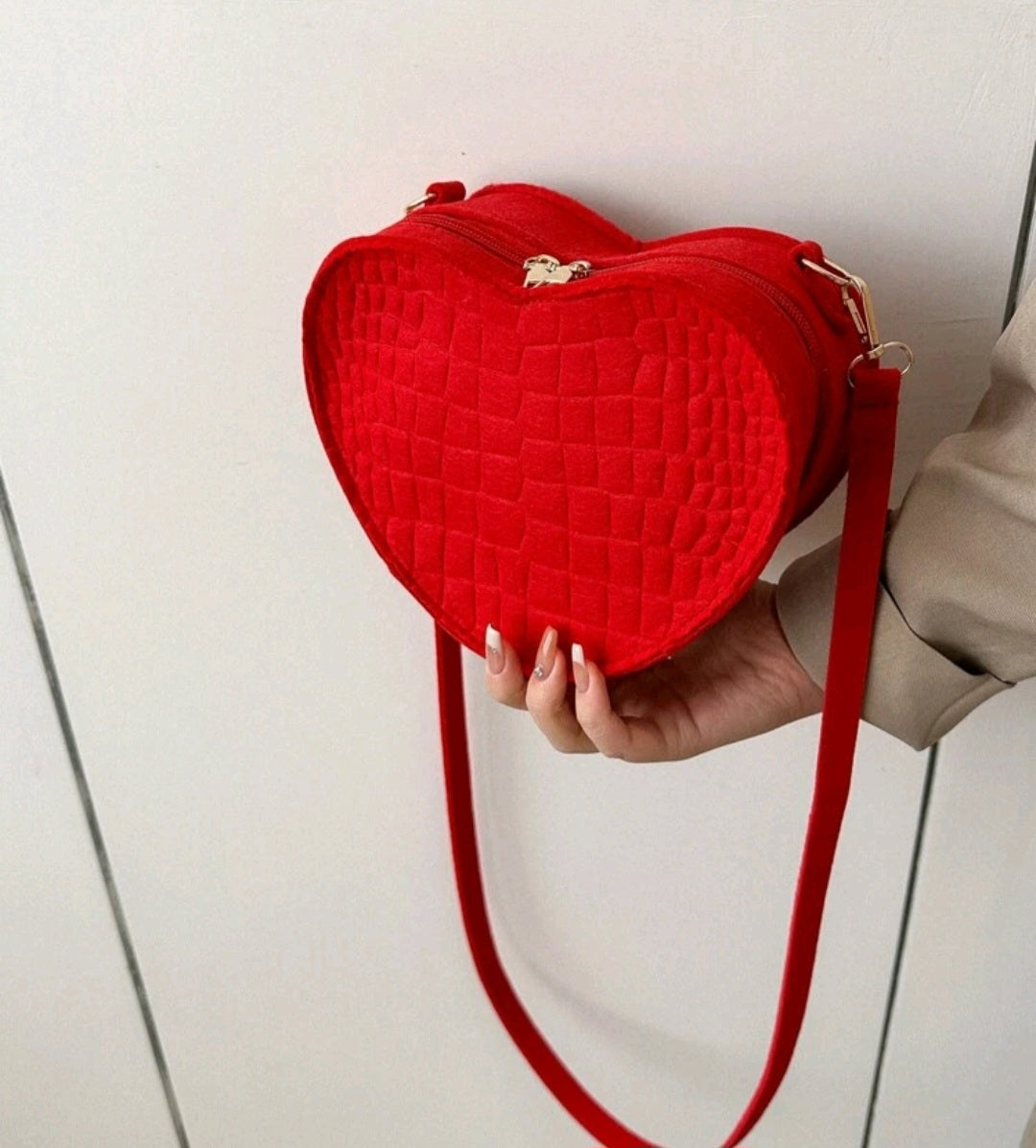 Red Crossbody heart Shaped handbag Crocodile pattern
